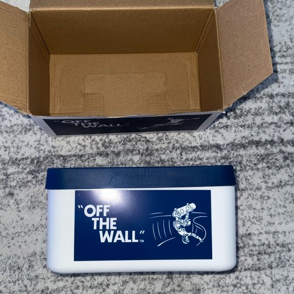 Vans Other - VANS OFF THE WALL ICE MAKER - Sk8-Hi ice tray with ice bucket